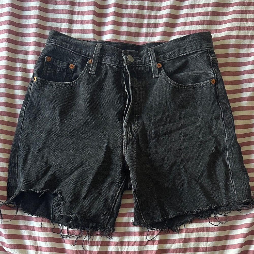 LEVIS 501 DISTRESSED SHORTS